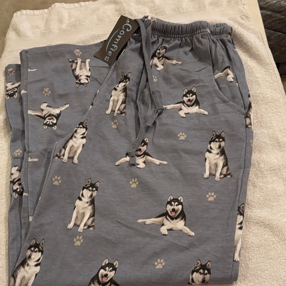 NWT Comfies Husky pajama pants